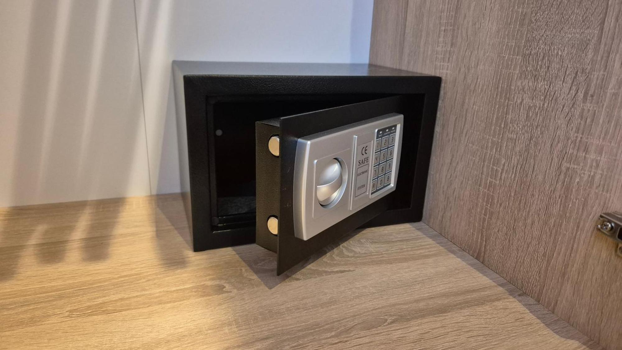 Schillerapartment Hof, Kueche, 24H Digital-Checkin, Parkplatz, Wlan250Mbit Hof  Chambre photo